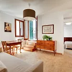 Santo Stefano Accademia Apartment Venice